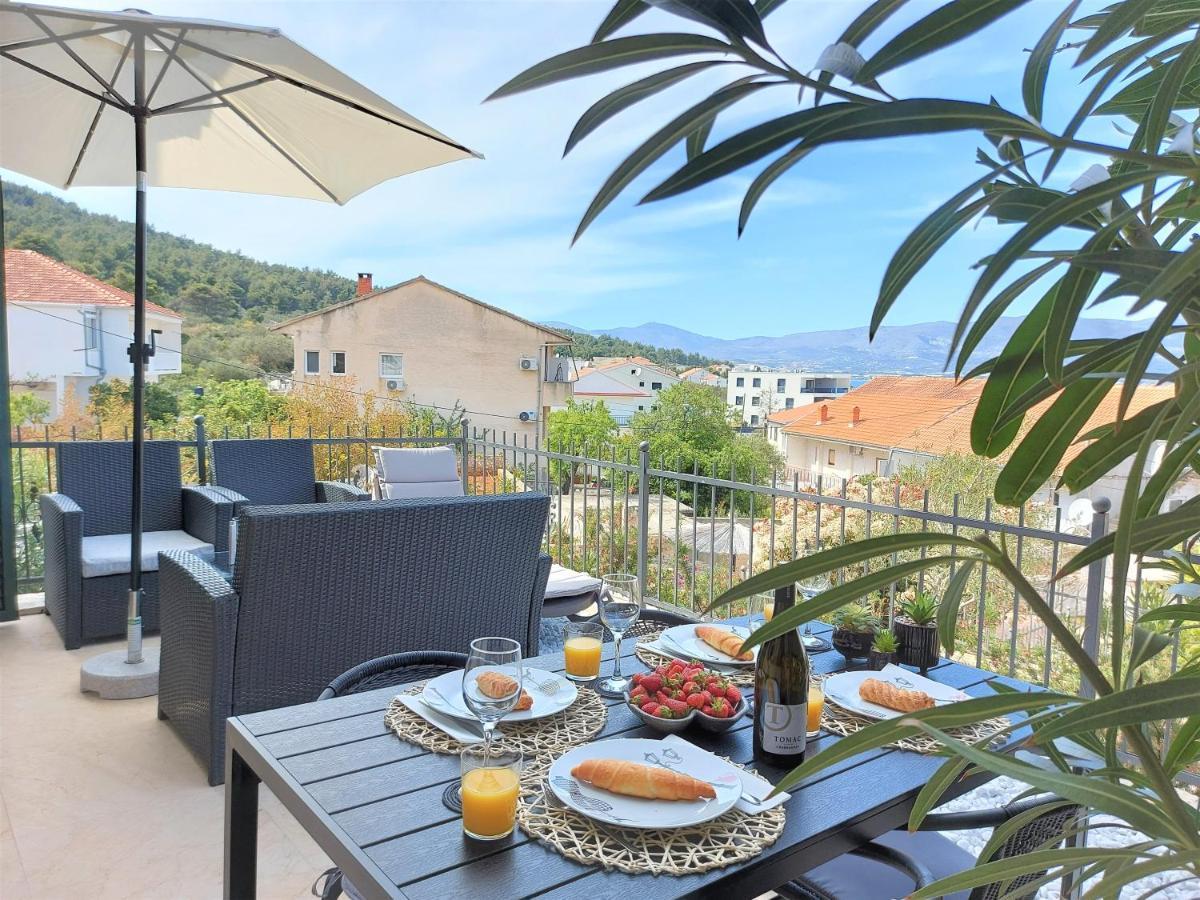 Apartment Livia Slatine Esterno foto