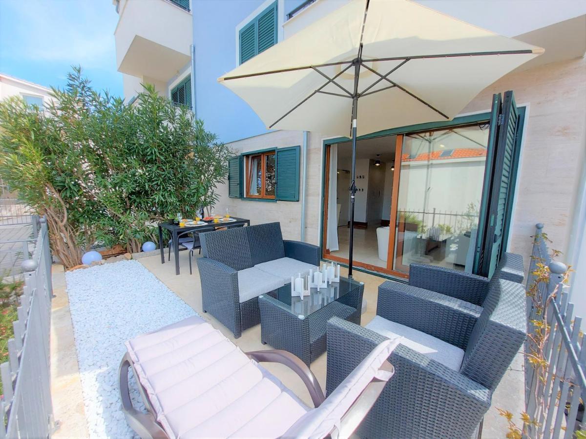 Apartment Livia Slatine Esterno foto