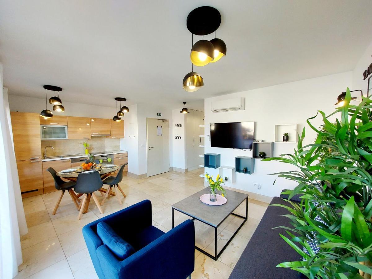 Apartment Livia Slatine Esterno foto