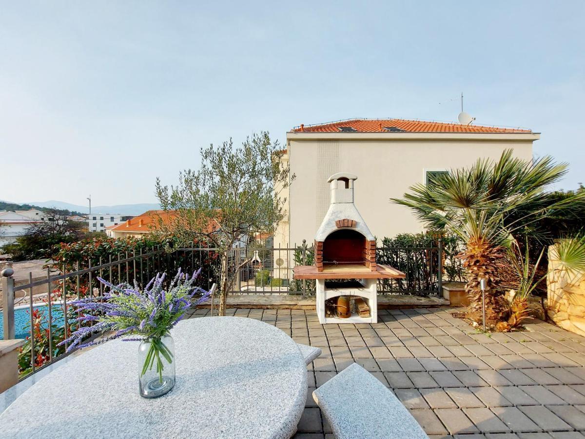 Apartment Livia Slatine Esterno foto