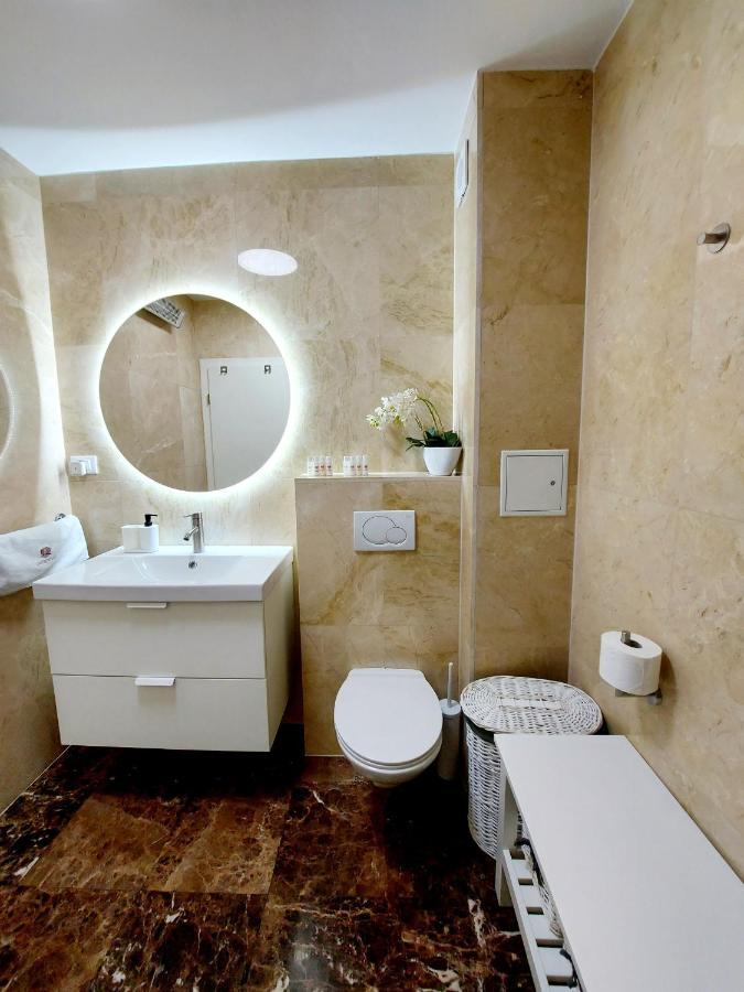 Apartment Livia Slatine Esterno foto